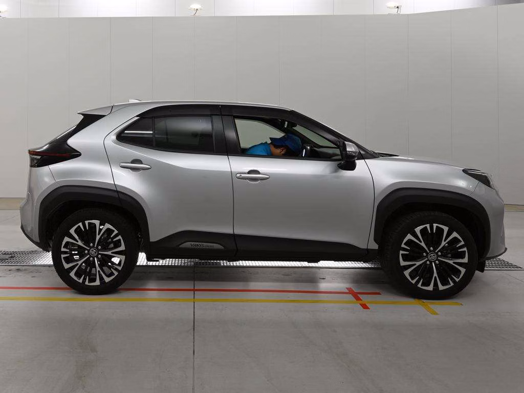 TOYOTA YARIS CROSS