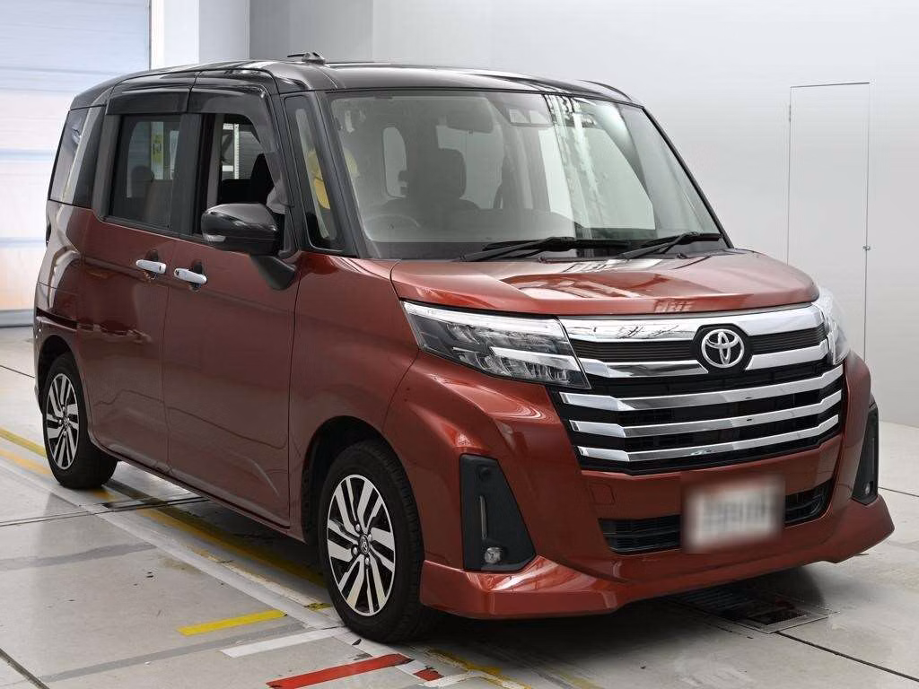 TOYOTA ROOMY