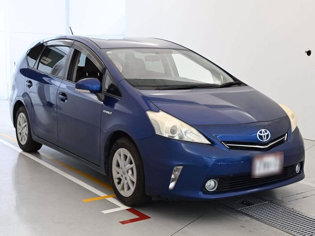 TOYOTA PRIUS ALPHA