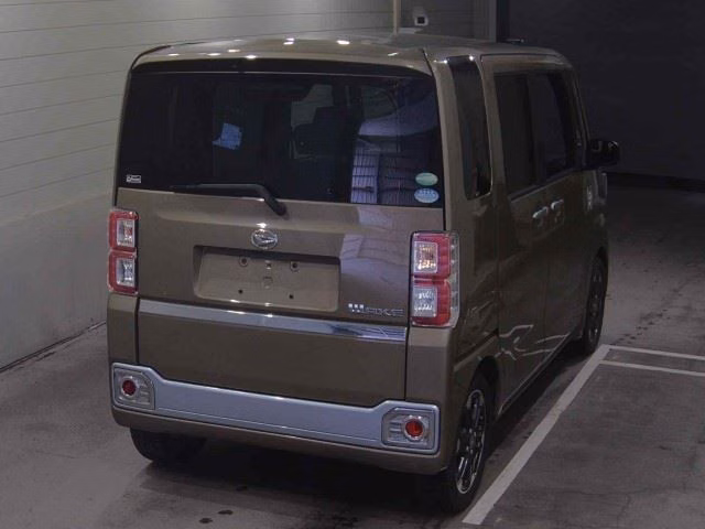 DAIHATSU WAKE
