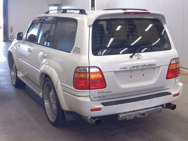 TOYOTA LAND CRUISER