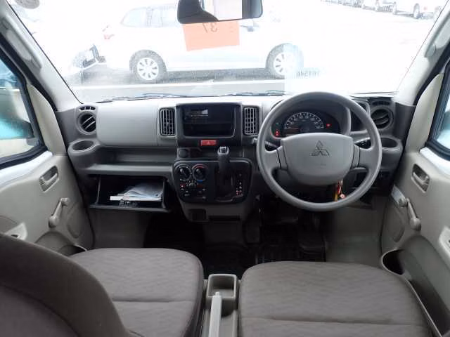 MITSUBISHI MINICAB