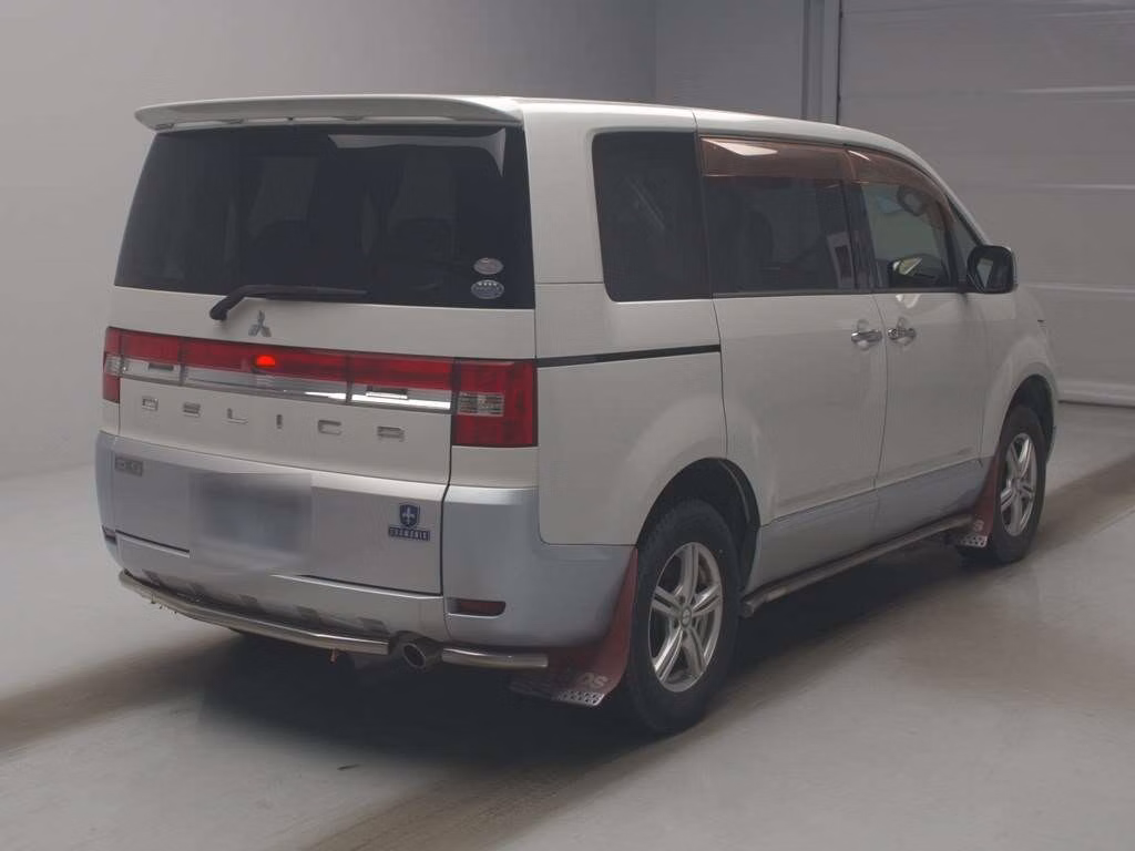 MITSUBISHI DELICA D:5