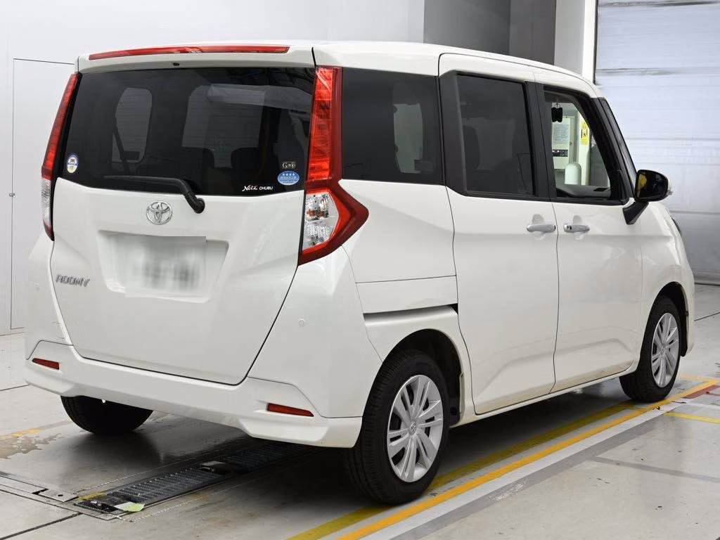 TOYOTA ROOMY