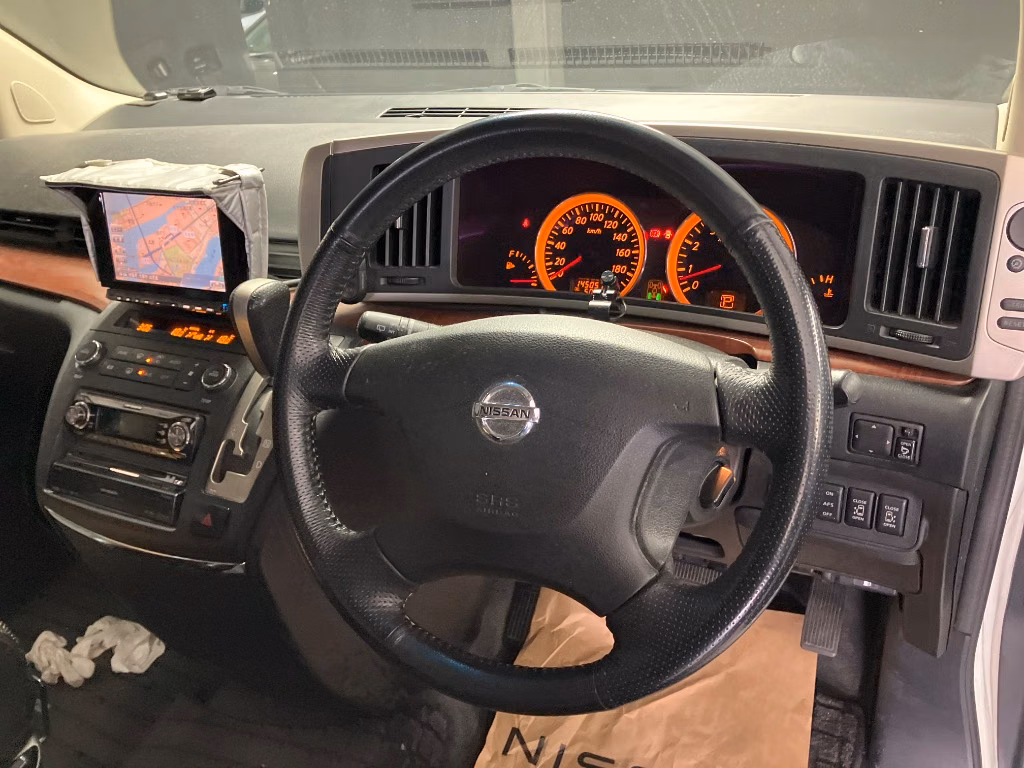NISSAN ELGRAND