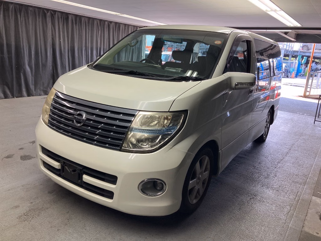 NISSAN ELGRAND