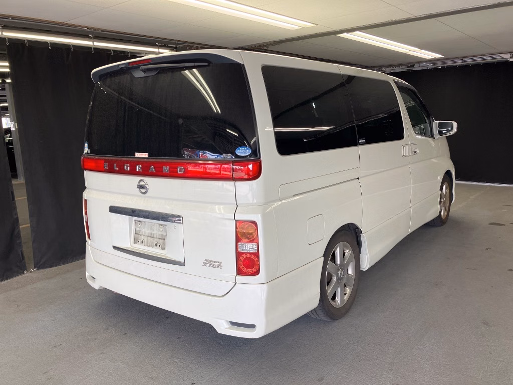 NISSAN ELGRAND