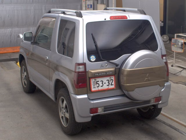 MITSUBISHI PAJERO MINI