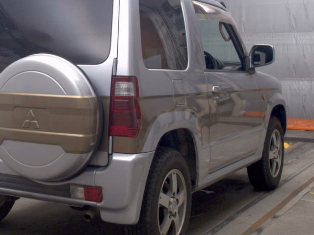 MITSUBISHI PAJERO MINI