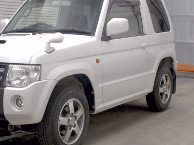 MITSUBISHI PAJERO MINI