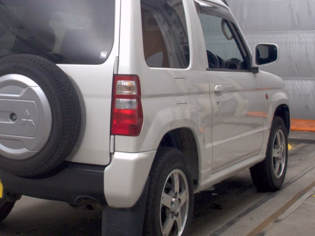MITSUBISHI PAJERO MINI