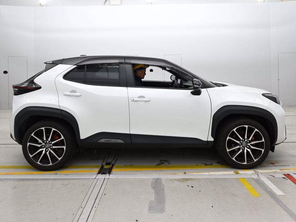 TOYOTA YARIS CROSS