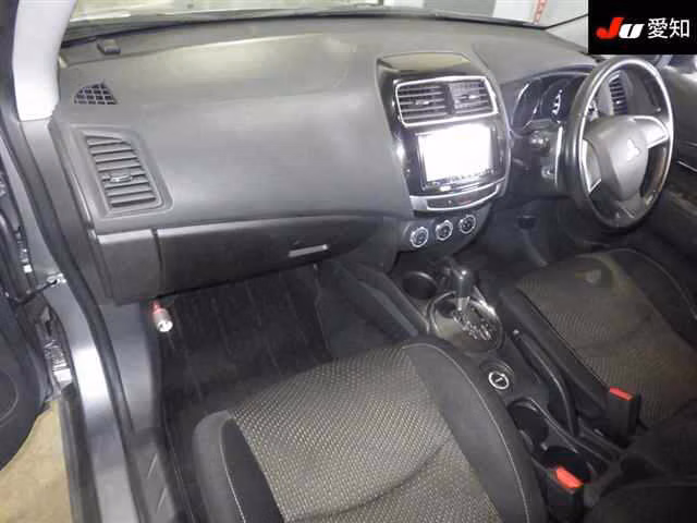 MITSUBISHI RVR