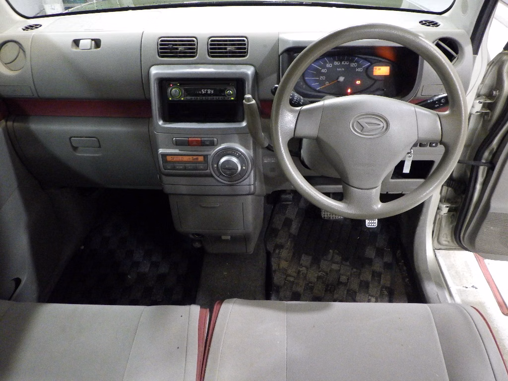 DAIHATSU MOVE CONTE