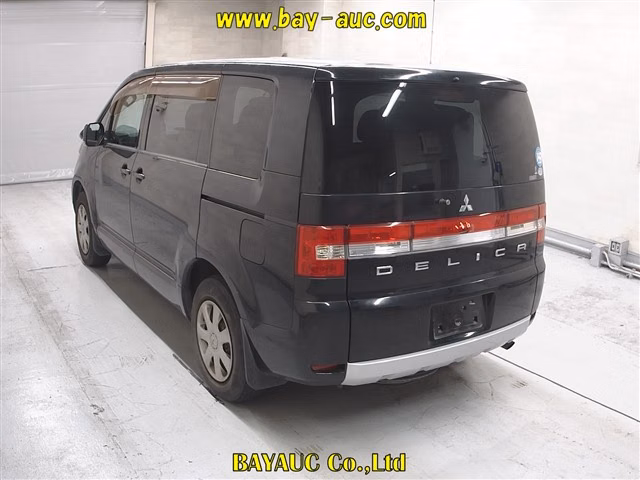 MITSUBISHI DELICA D:5