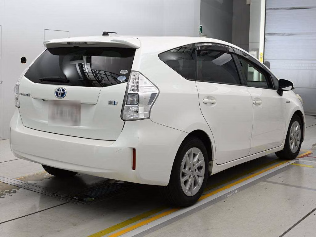 TOYOTA PRIUS ALPHA