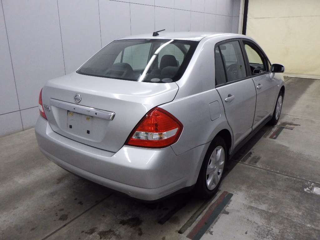 NISSAN TIIDA LATIO