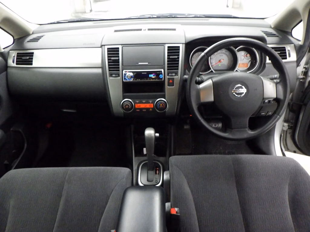 NISSAN TIIDA LATIO