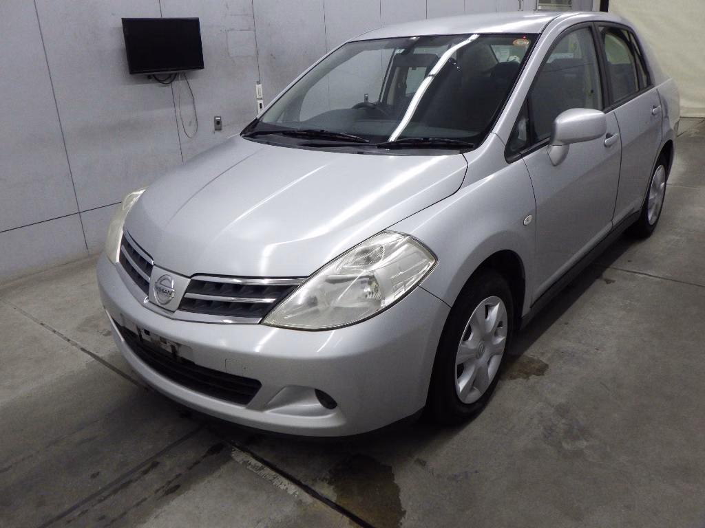 NISSAN TIIDA LATIO
