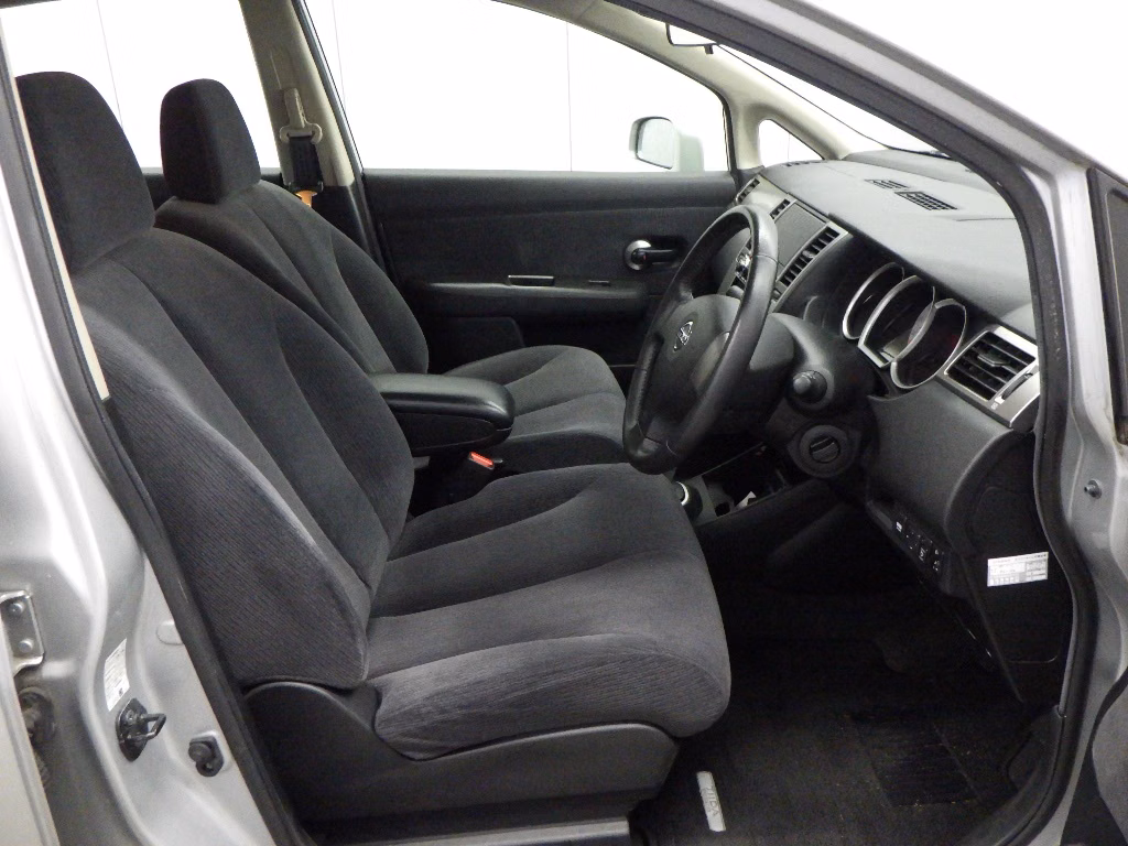 NISSAN TIIDA LATIO