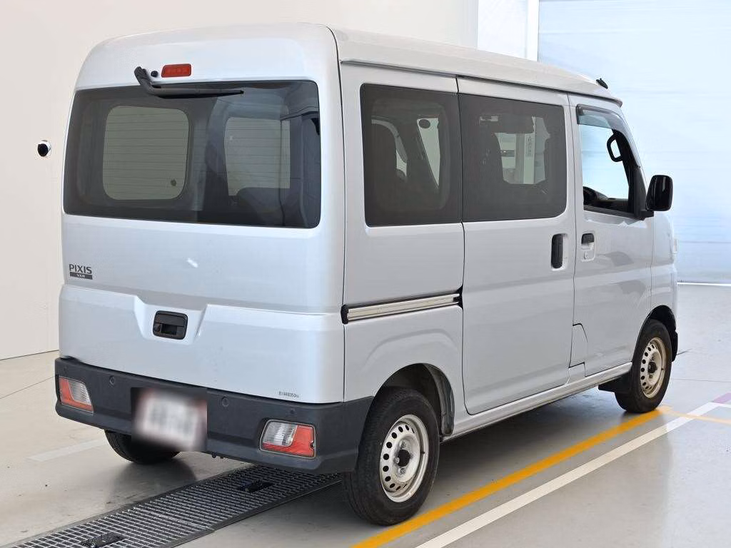 TOYOTA PIXIS VAN