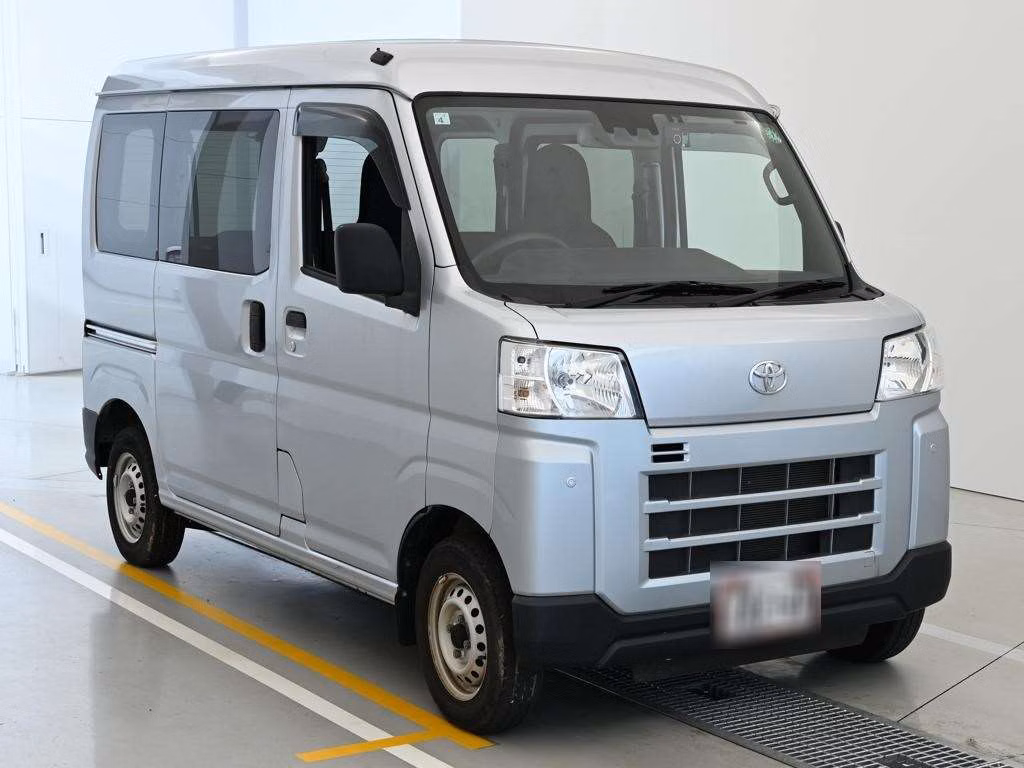 TOYOTA PIXIS VAN