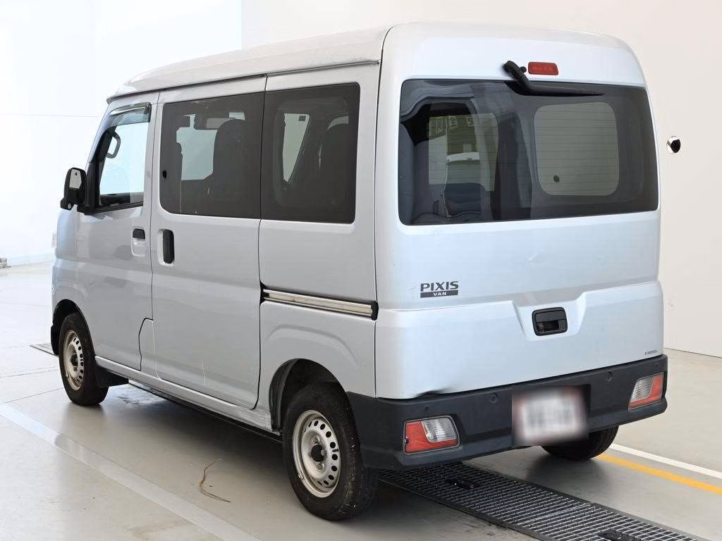 TOYOTA PIXIS VAN