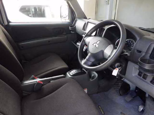 MITSUBISHI TOWN BOX