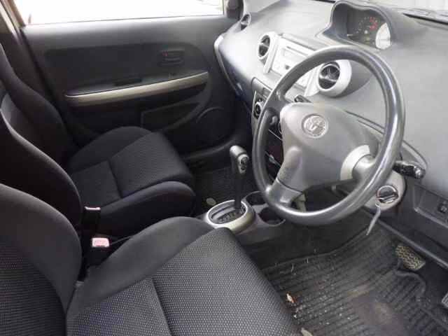 TOYOTA IST