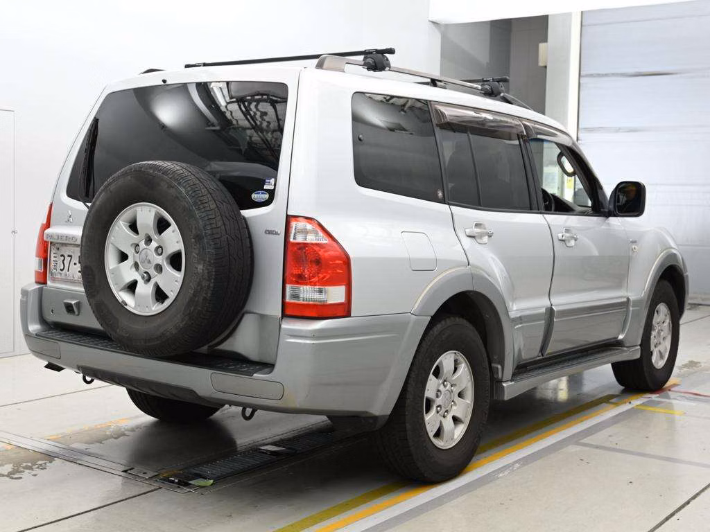 MITSUBISHI PAJERO
