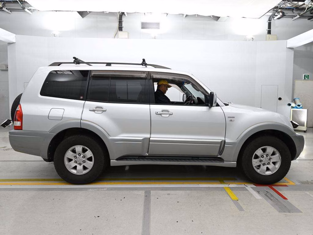 MITSUBISHI PAJERO