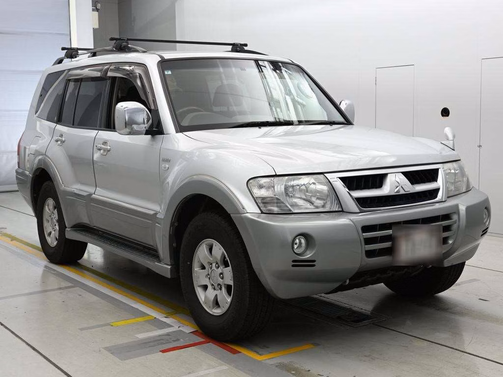 MITSUBISHI PAJERO