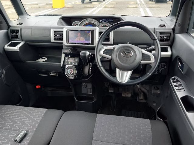 DAIHATSU WAKE