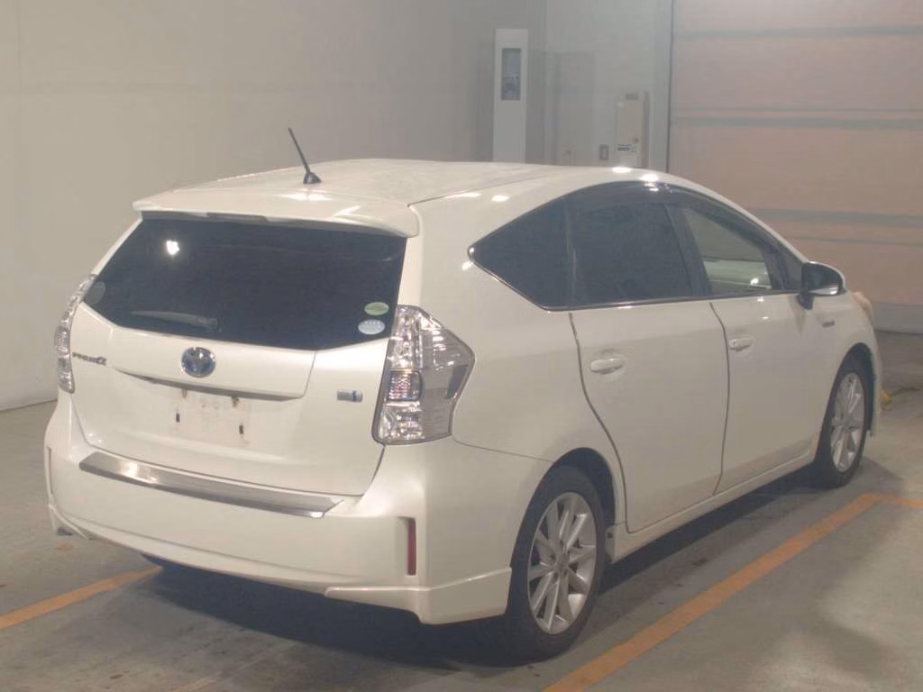 TOYOTA PRIUS ALPHA
