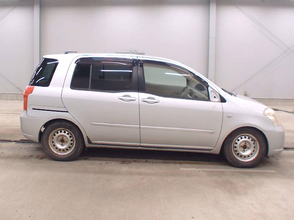 TOYOTA RAUM