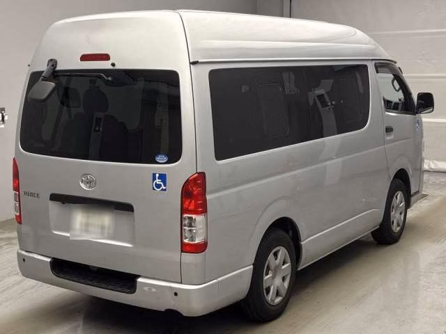 TOYOTA REGIUS ACE