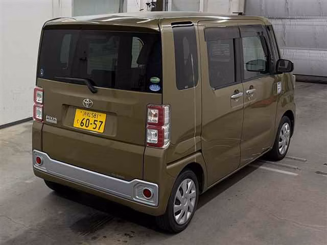 TOYOTA PIXIS MEGA