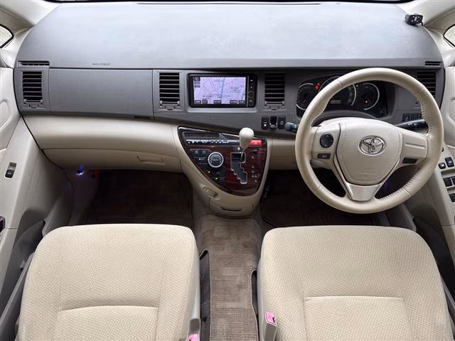 TOYOTA ISIS