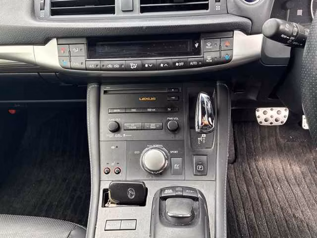 LEXUS CT200H