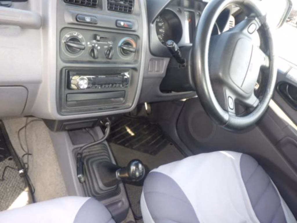 MITSUBISHI PAJERO JUNIOR