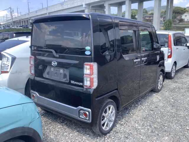 DAIHATSU WAKE