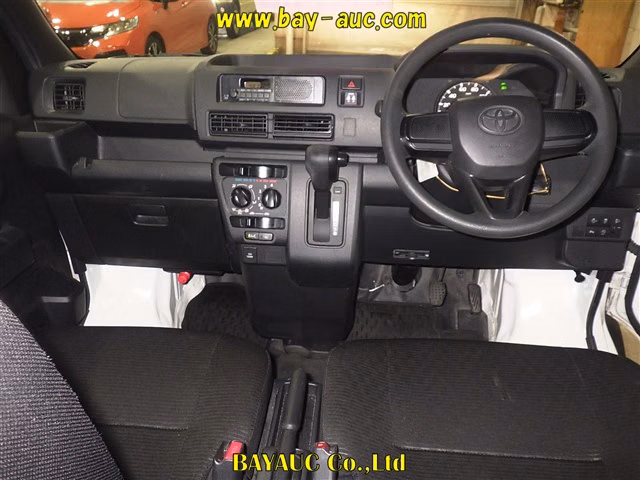 TOYOTA PIXIS VAN