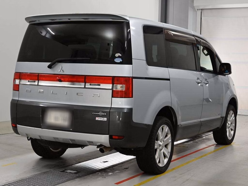 MITSUBISHI DELICA D:5