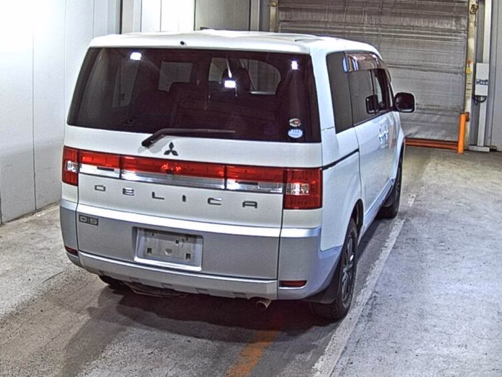 MITSUBISHI DELICA D:5