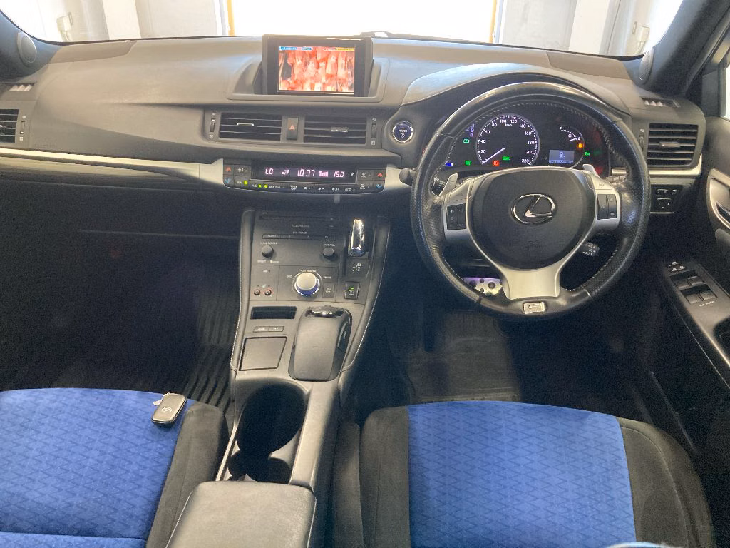 LEXUS CT200H