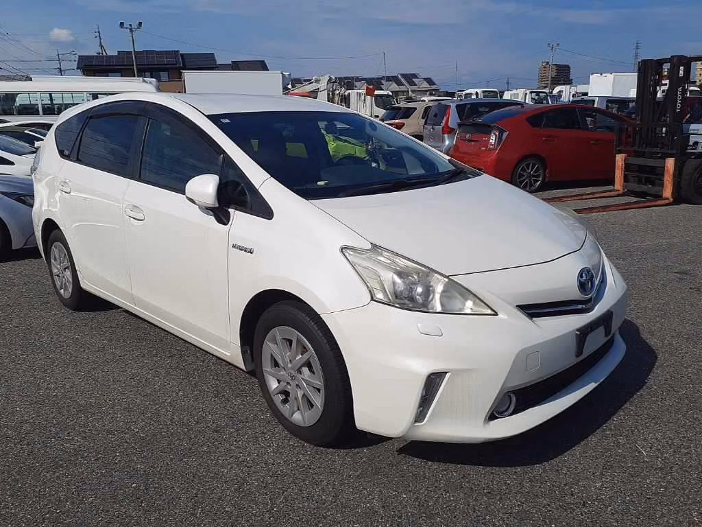 TOYOTA PRIUS ALPHA