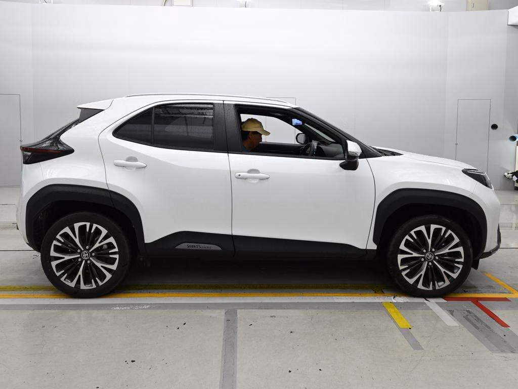 TOYOTA YARIS CROSS