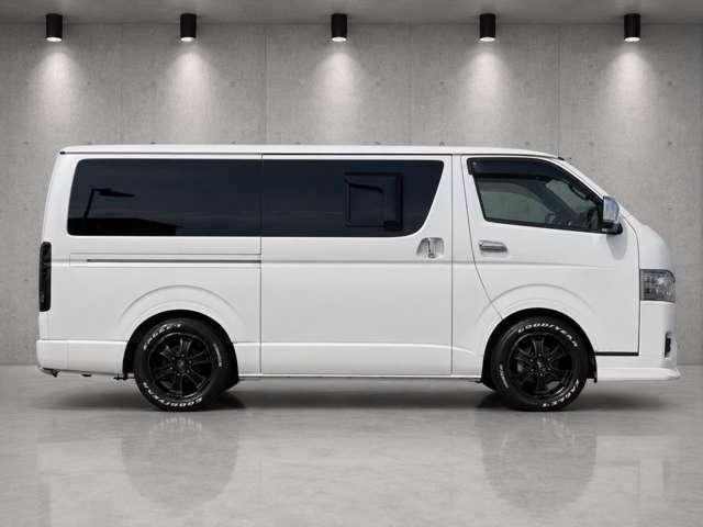 TOYOTA REGIUS ACE