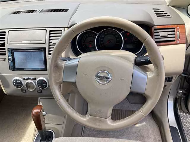 NISSAN TIIDA LATIO