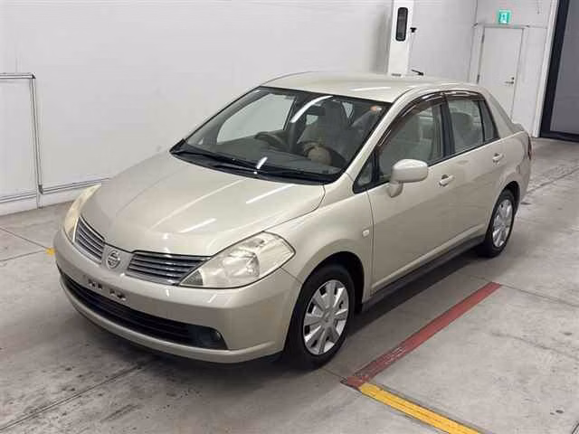 NISSAN TIIDA LATIO